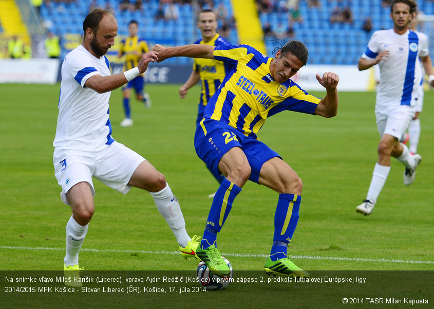 Na snímke vľavo Miloš Karišik (Liberec), vpravo Ajdin Redžič (Košice) v prvom zápase 2. predkola futbalovej Európskej ligy 2014/2015 MFK Košice - Slovan Liberec (ČR). Košice, 17. júla 2014.