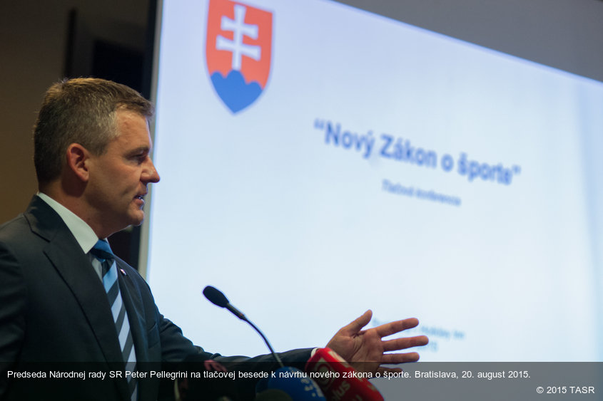 Predseda Národnej rady SR Peter Pellegrini na tlačovej besede k návrhu nového zákona o športe. Bratislava, 20. august 2015.