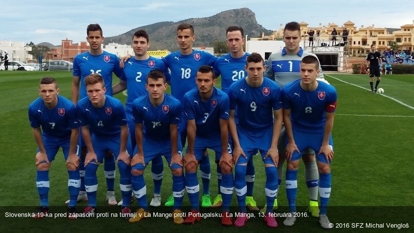 Slovenská 19-ka pred zápasom proti na turnaji v La Mange proti Portugalsku. La Manga, 13. februára 2016.